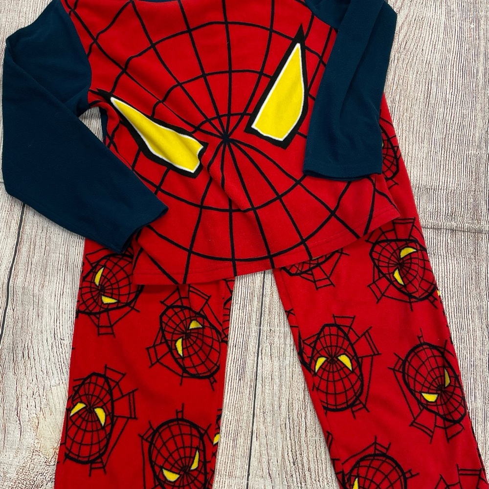 😍 Boys Red and Navy two-piece Spider-Man pajamas Size 10